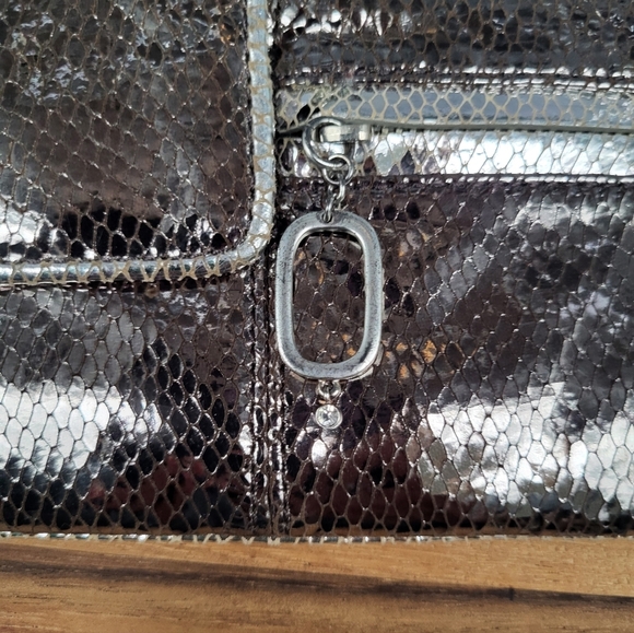 Laundry By Shelli Segal Metallic Silver Snakeskin Wristlet, 9.5×4 - Picture 7 of 15